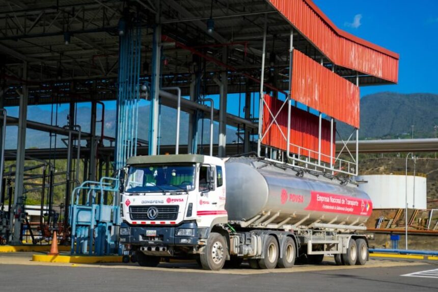Sector petrolero mantiene abastecimiento de combustible para maquinarias en labores de rescate