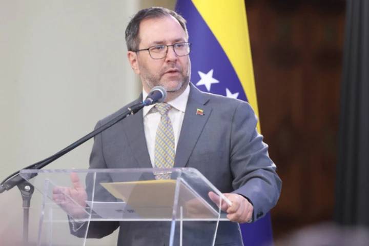 Canciller Yván Gil conmemora la Independencia Venezolana