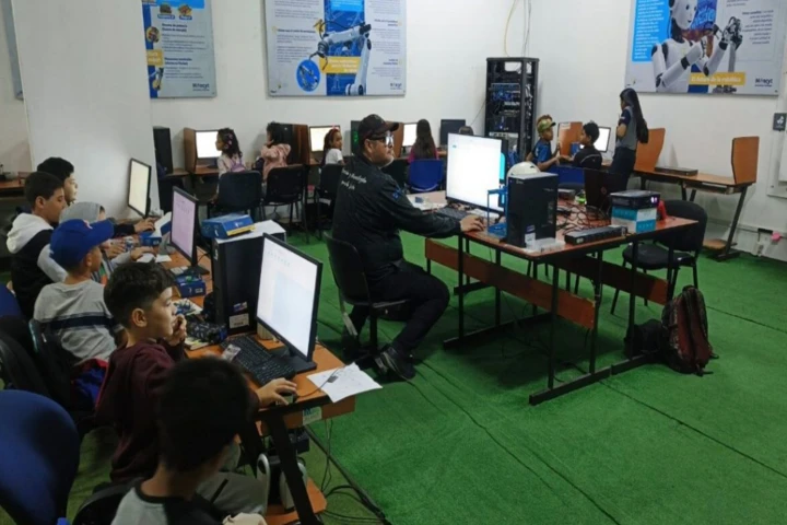 Taller de electrónica y programación fue dictado a jóvenes científicos en Zulia