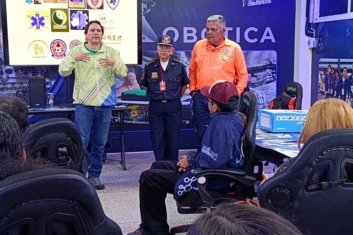 Trabajadores de Infocentro en Trujillo se capacitan en prevención sísmica