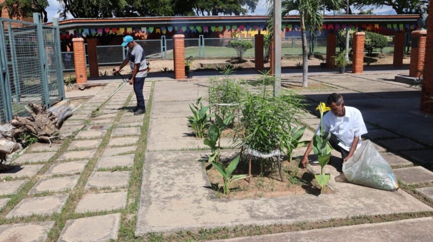 Realizan mantenimiento preventivo en la Unidad Educativa José Vicente Lecuna en Valencia