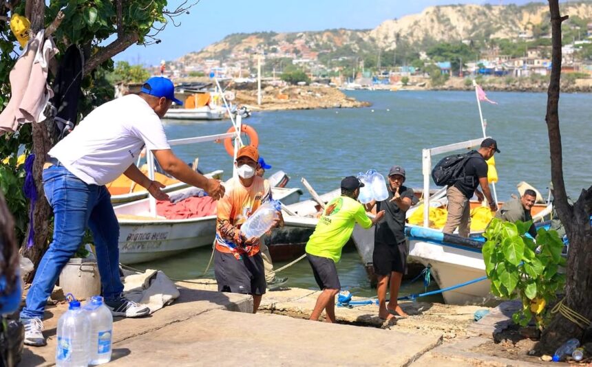 Pescadores activan corredor marítimo humanitario en La Guaira