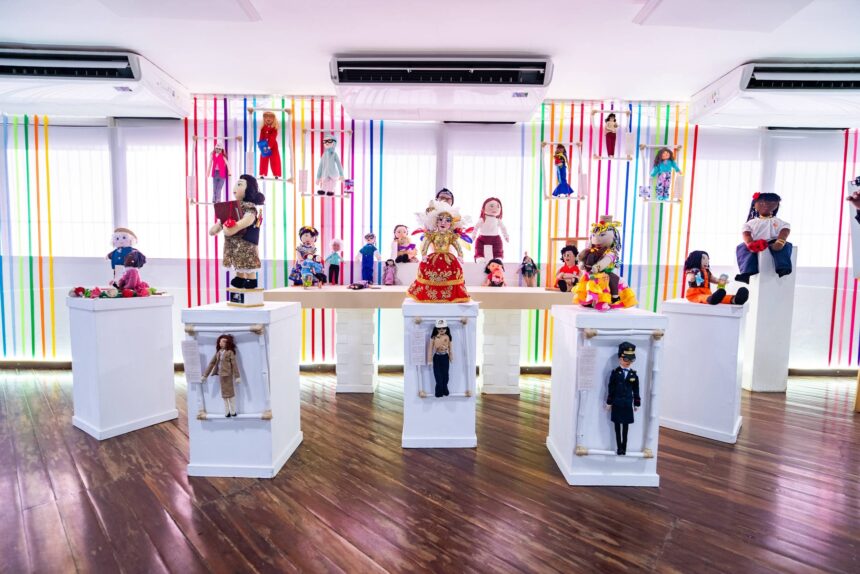 114 muñecas artesanales narran la historia de la mujer venezolana en una exposición en Caroní
