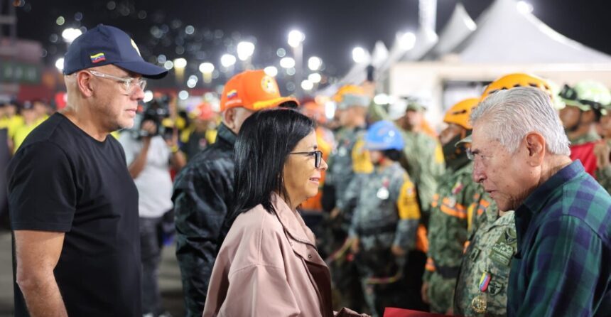 Presidenta (E) Delcy Rodríguez condecora a delegaciones de rescate de siete países