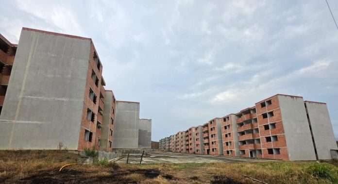 Comisión Presidencial inspeccionó las estructuras residenciales de Ciudad Caribia