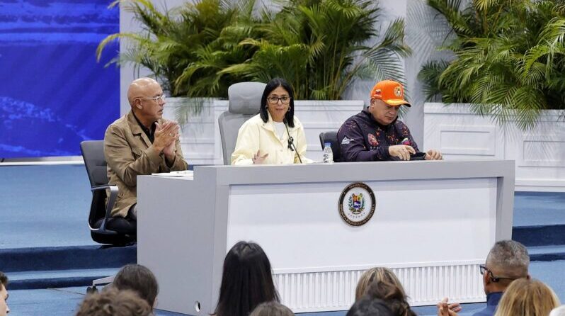Presidenta encargada descarta fosas comunes en La Guaira y ordena riguroso protocolo forense para víctimas de sismos