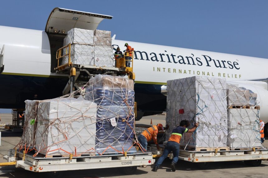 Sigue arribando a La Guaira asistencia humanitaria procedente de EEUU