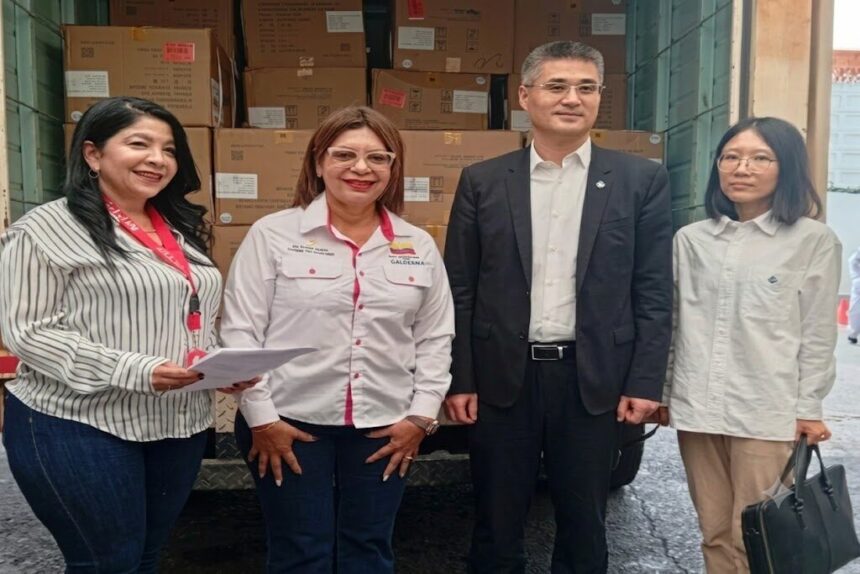 Empresa China realiza donación de insumos médicos para afectados por sismos