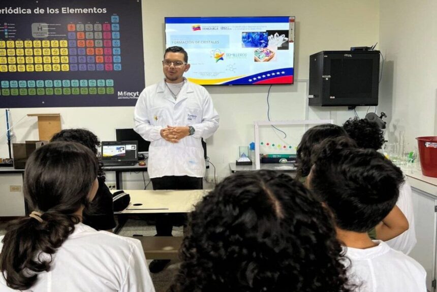 Semilleros Científicos en Mérida exploran el mundo de la química y la cristalografía