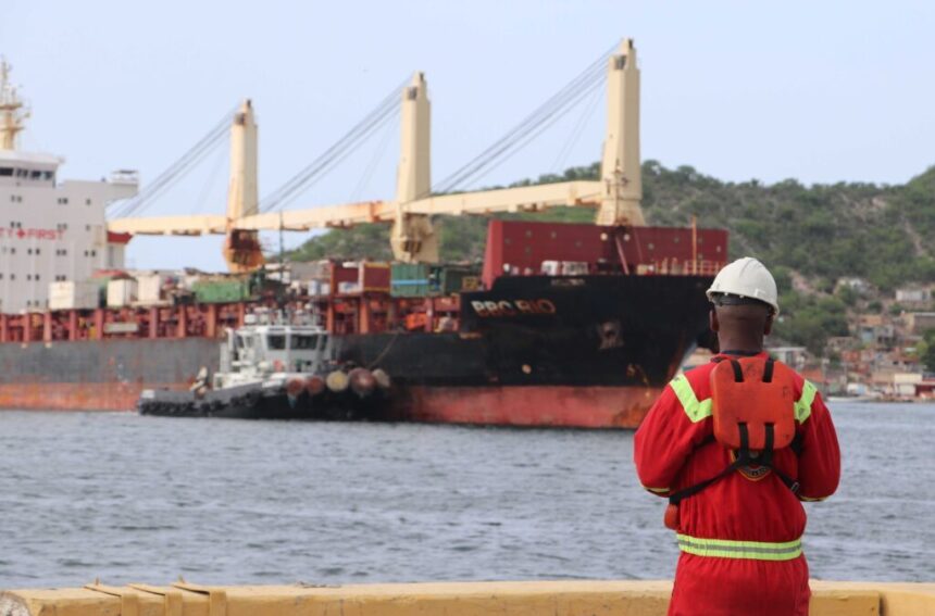 Puerto de Guanta recibió equipos especializados para la perforación petrolera