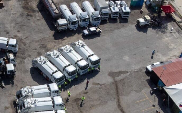 Gobernación incrementa flota de camiones para la recolección de desechos en La Guaira