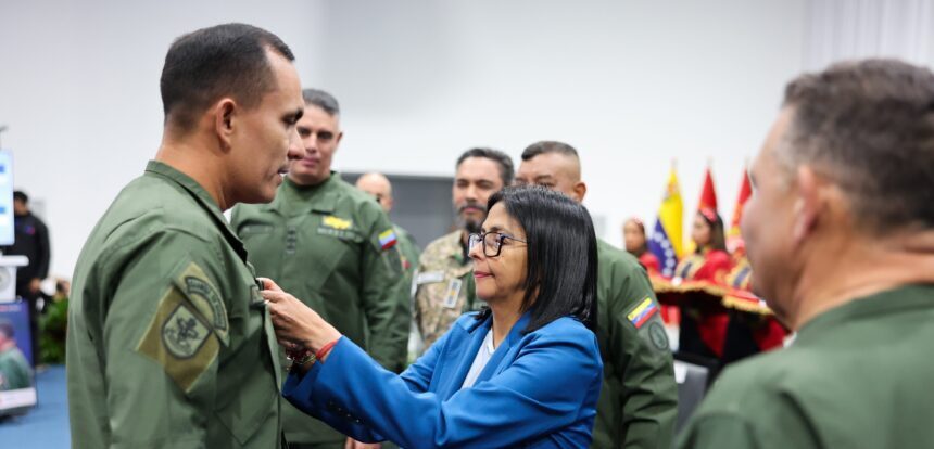 Jefa de Estado destaca la labor humanitaria y de servicio del componente castrense