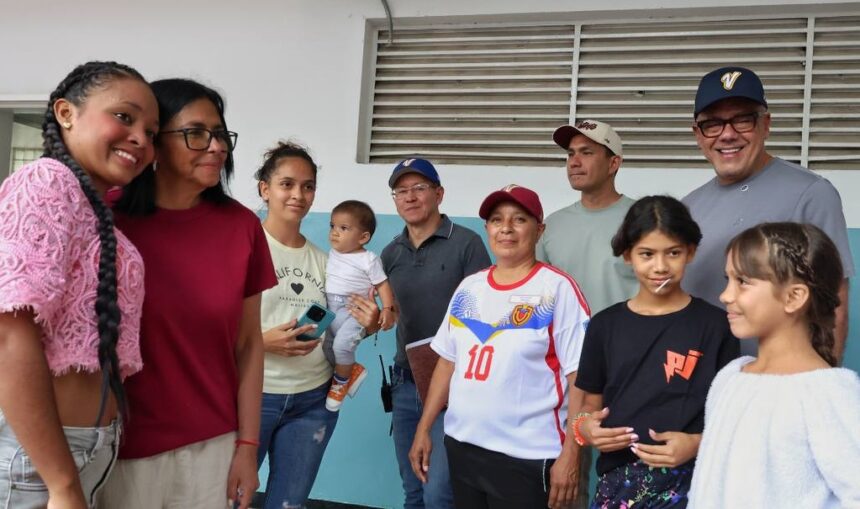 Autoridades nacionales inspeccionan campamento transitorio en la UENB Coronel Carlos Delgado Chalbaud