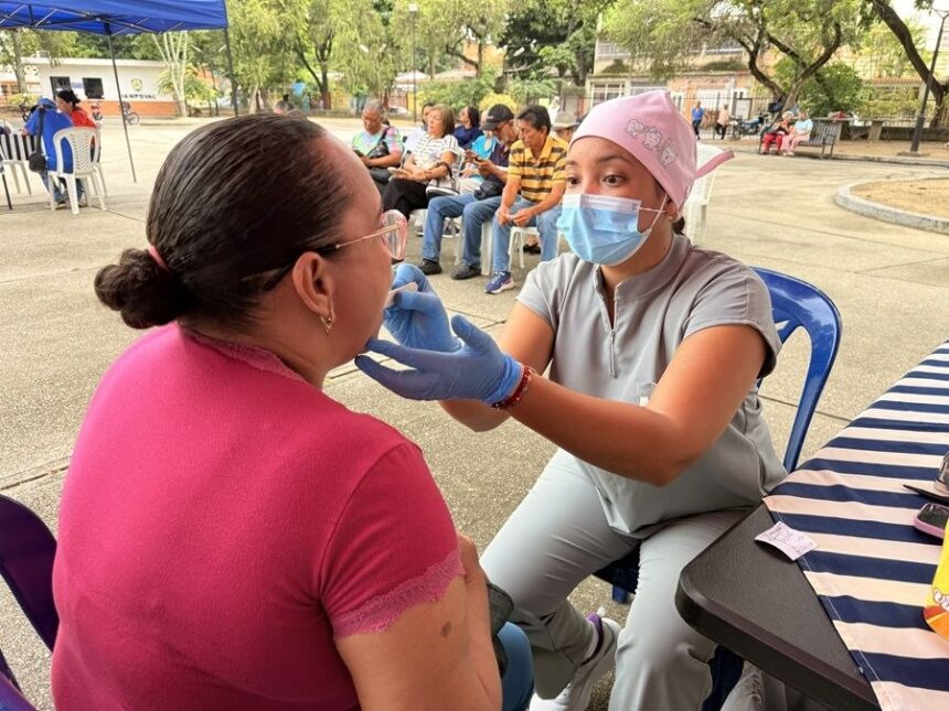 Alcaldía de Valencia ofreció jornada odontológica a adultos mayores en San Blas
