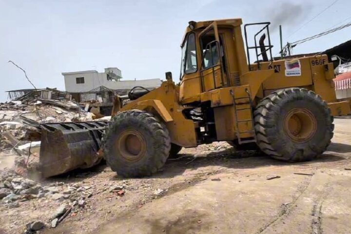 Avanza la remoción de escombros en Catia La Mar