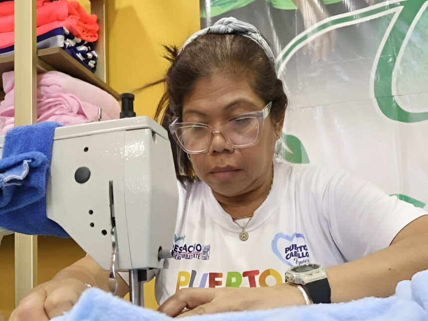 Carabobo Sostenible avanza en la confección de ropa para familias afectadas en Morón
