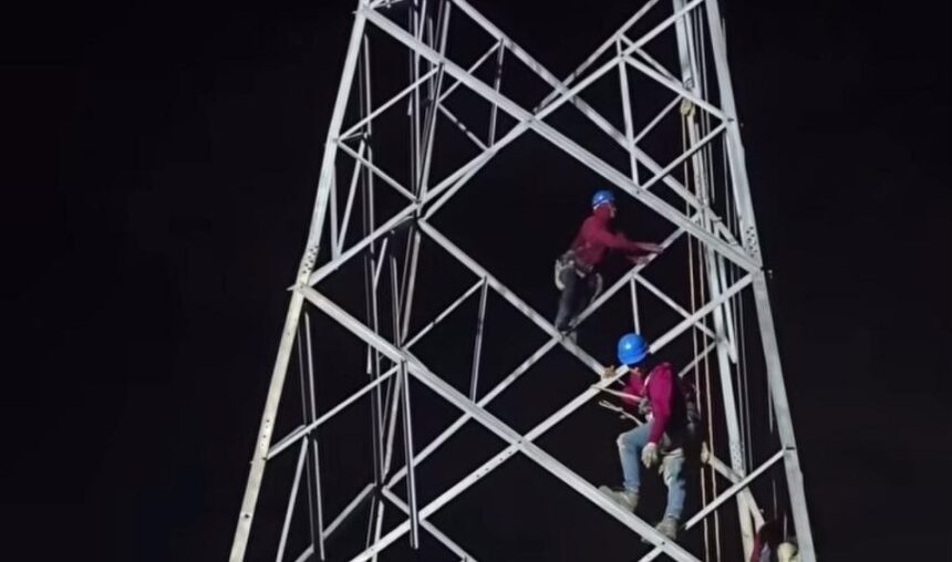 En tiempo récord construyen torre de alta tensión en Diego Ibarra