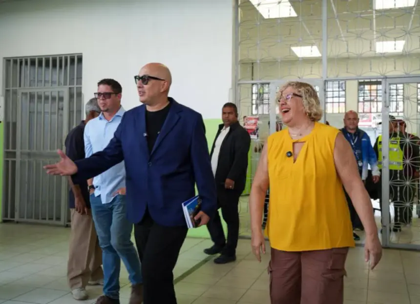 Ministro Pérez Pirela anuncia inicio de la Ruta de la Comunicación Popular