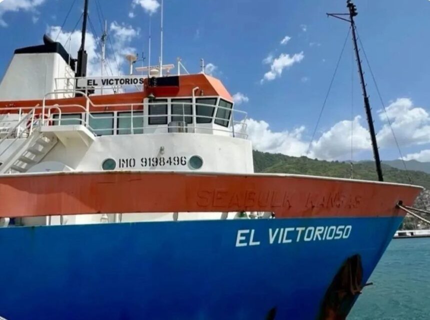 Buque «El Victorioso» arribó a La Guaira para acelerar labores de recolección de escombros 