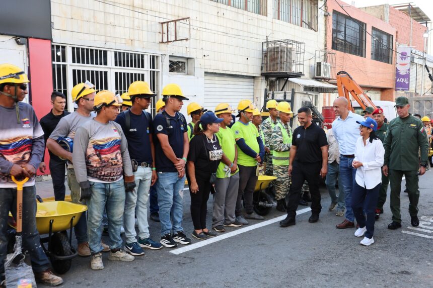Presidenta Delcy Rodríguez activa Plan de Reconstrucción Escolar en La Guaira mediante Bricomiles