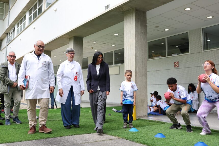 Presidenta Delcy Rodríguez promueve modernización del Cardiológico Infantil al celebrar 20 años con más de 15.300 cirugías