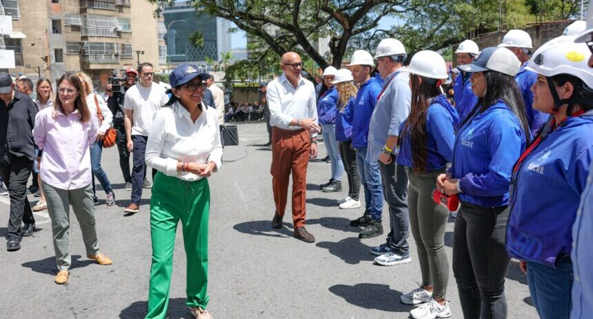 Presidenta Delcy Rodríguez lanza plan crediticio con subsidio directo en encuentro con Juntas de Condominio