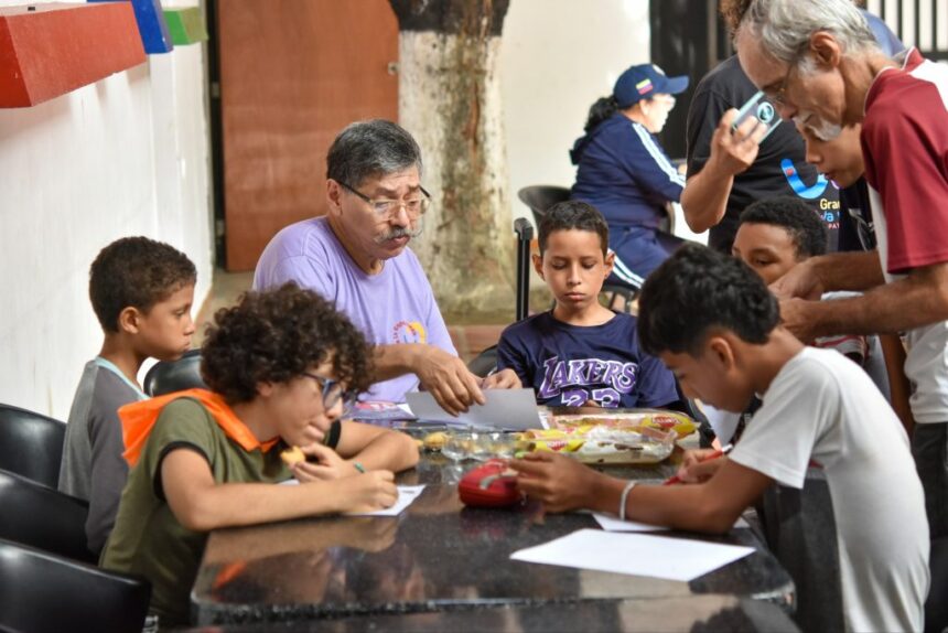 Animadores culturales reciben formación para llevar relatos orales a campamentos transitorios