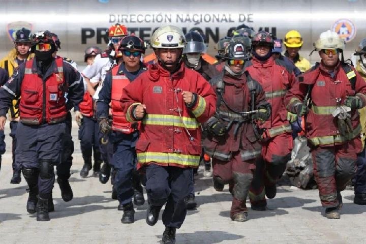 Presidenta Delcy Rodríguez enalteció la valentía y vocación de servicio de los bomberos
