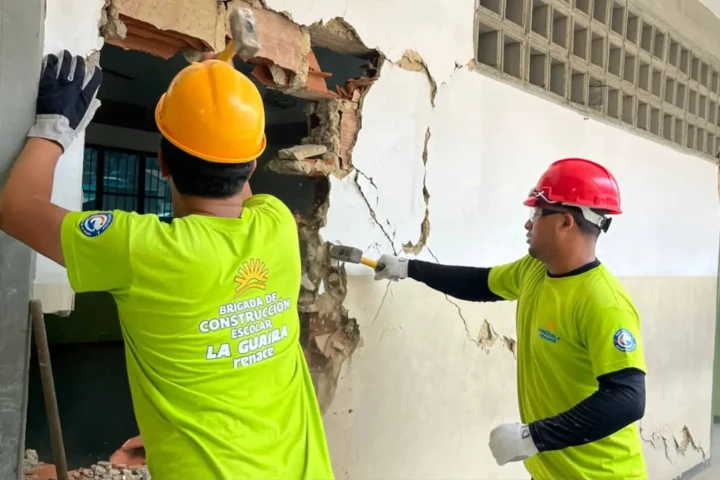 Continúan trabajos de rehabilitación en el Colegio Divina Providencia de La Guaira