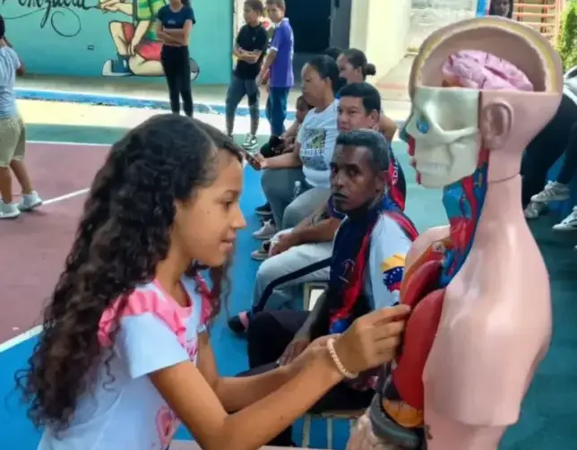 El CNTQ impulsa vocaciones científicas en la Comuna Cafecito de Bolívar en Miranda