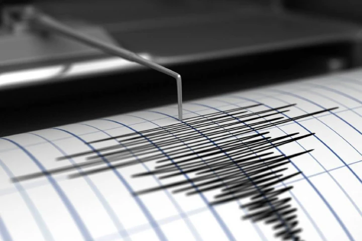 Fuerte sismo de magnitud 7,4 sacude a Colombia