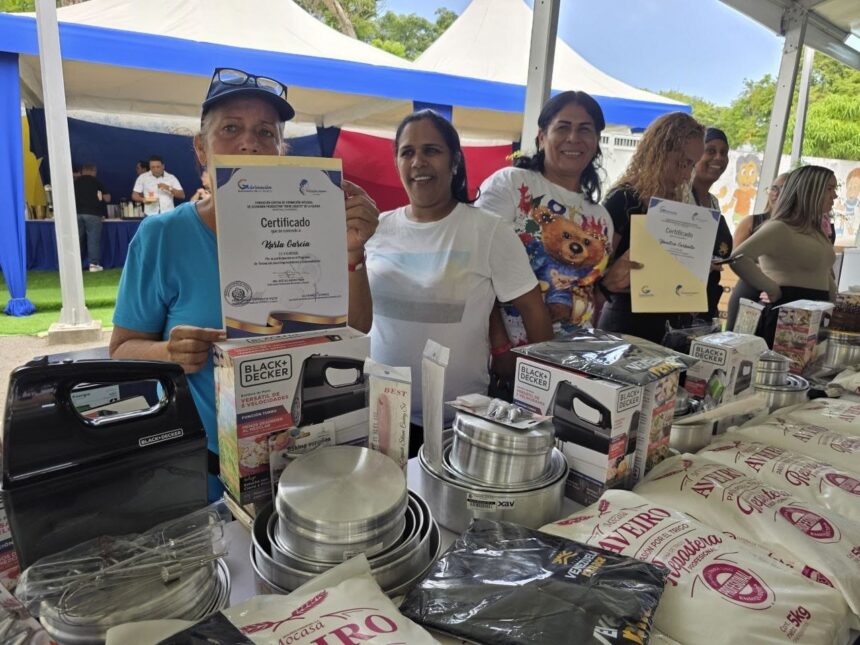 BCV entrega financiamiento a 400 emprendedores guaireños en refugio temporal