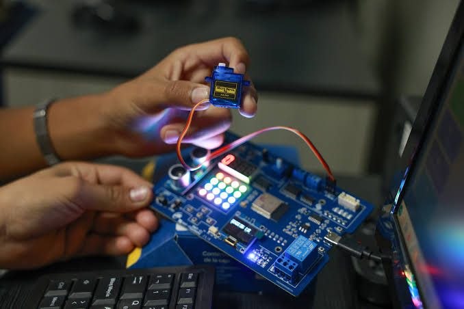Mérida recibe 90 kits de robótica para el desarrollo de proyectos estudiantiles