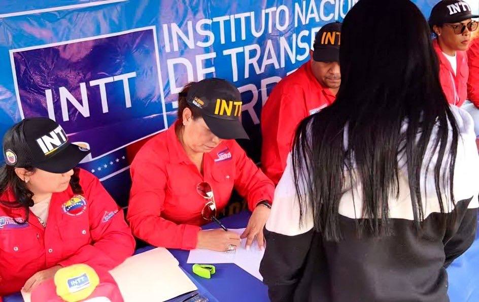 INTT desplegó operativo especial para trámites vehiculares en La Guaira