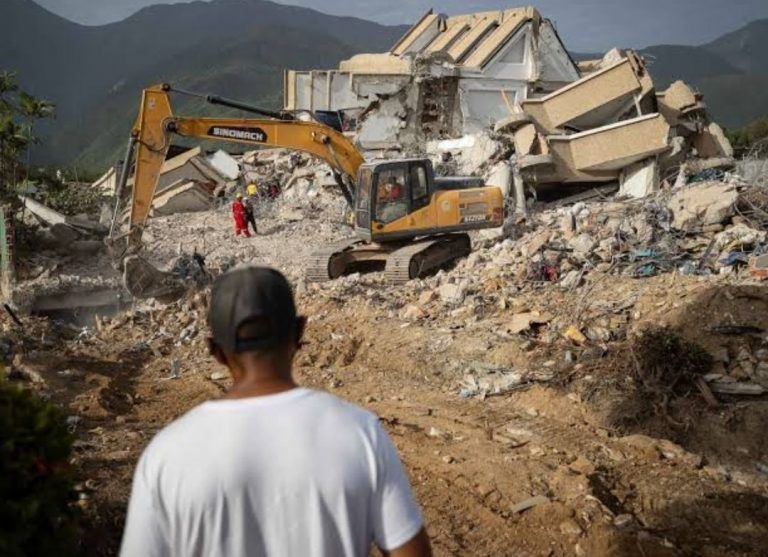 Ecosocialismo recupera y reutiliza 2,1 millones de toneladas de escombros en La Guaira