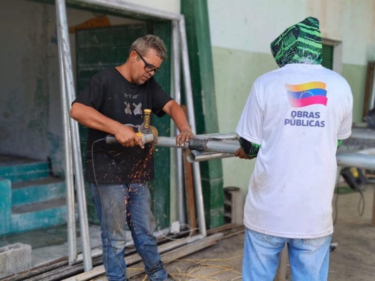 Caracas activa brigadas para rehabilitar escuelas antes del inicio de clases el 14 de septiembre