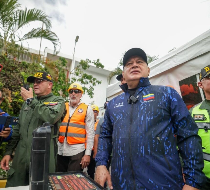 Vicepresidente Sectorial Diosdado Cabello supervisó derribo controlado de edificación dañada por sismos en La Guaira