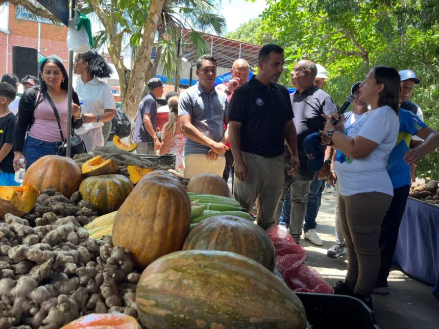 Atendieron con salud y alimentos a más de 1.800 familias en Carayaca afectadas por el sismo