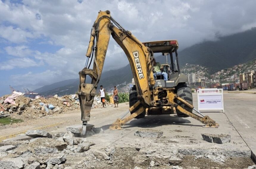 Rehabilitan la avenida Bicentenario tras daños sísmicos en La Guaira