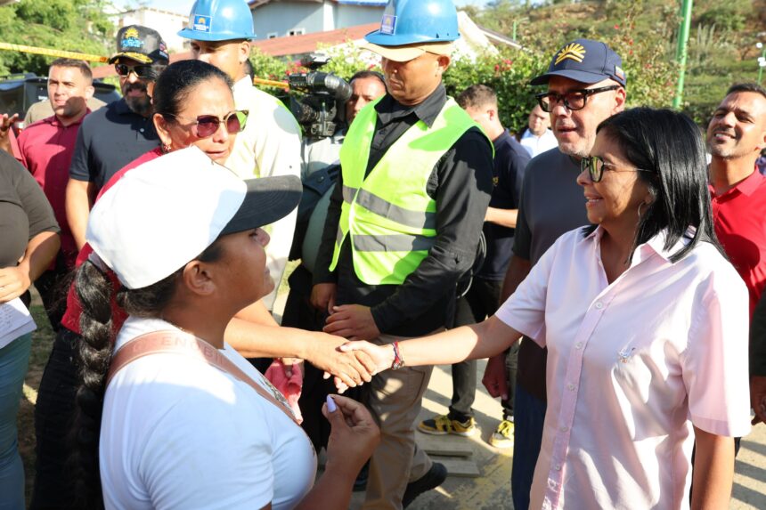 Presidenta Delcy Rodríguez inspeccionó construcción de nuevos desarrollos habitacionales en Catia La Mar