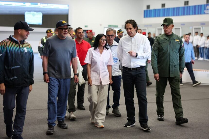 Presidenta Delcy Rodríguez supervisó operaciones en los terminales temporales del Aeropuerto Internacional de Maiquetía