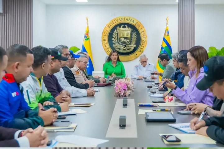 Instalan mesa de trabajo para la preservación ambiental y social en Canaima