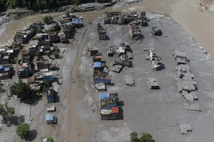 Nepal eleva a 669 los fallecidos por riada en cuenca del Bhote Koshi