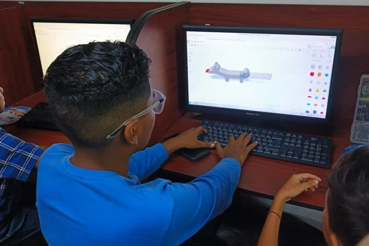 Niños de Carabobo reciben formación en impresión 3D