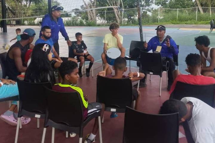 Niños y jóvenes reciben formación musical en el Campamento Antonio José de Sucre
