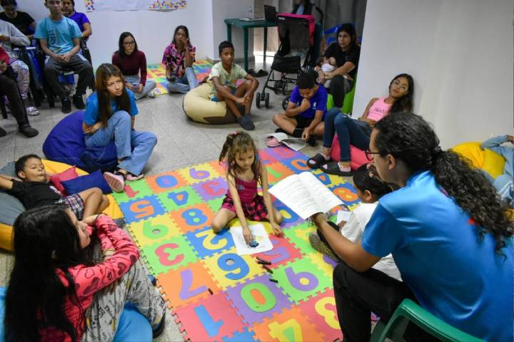 Plan de Lectura Bicentenario llega a campamento Misión Cultura en la parroquia Altagracia