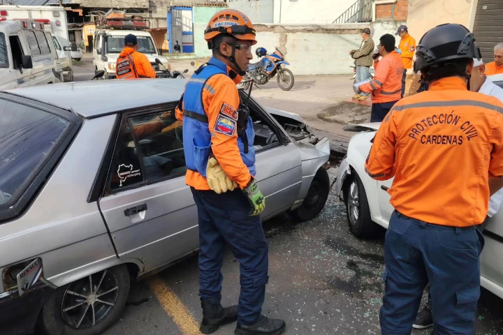 Protección Civil Táchira asiste colisión vial en Las Vegas de Táriba