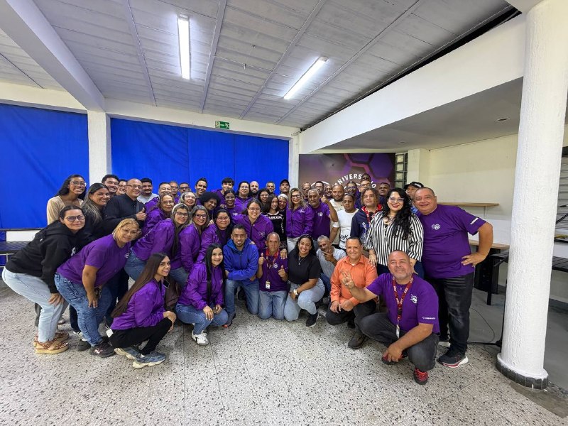 RNV anuncia modernización tecnológica y reconoce trayectoria de trabajadores