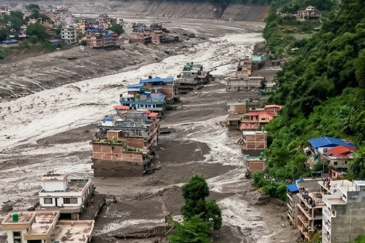 Riada deja más de 270 fallecidos y mil 400 desaparecidos en Nepal y China