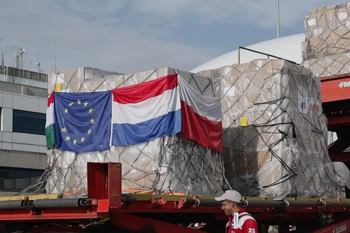 Venezuela recibe 30 toneladas de ayuda humanitaria de Polonia, Hungría y Países Bajos